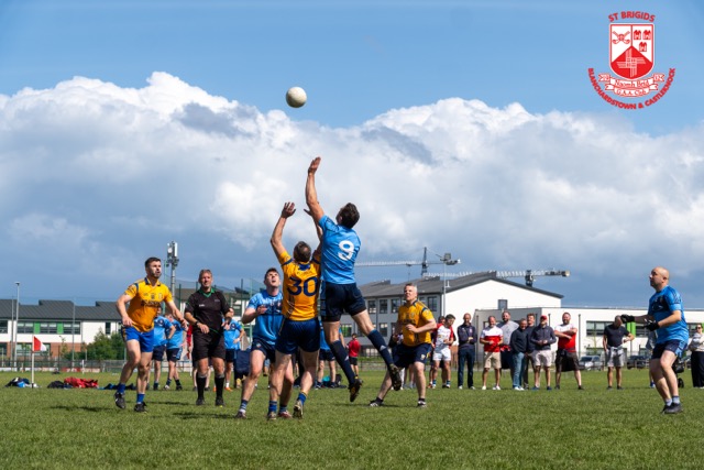 Player sidestepping opponent at 7s tournament